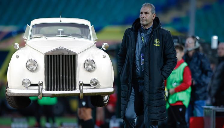 Димитър Димитров - Бял „Ролс Ройс“ вози Херо в Пловдив