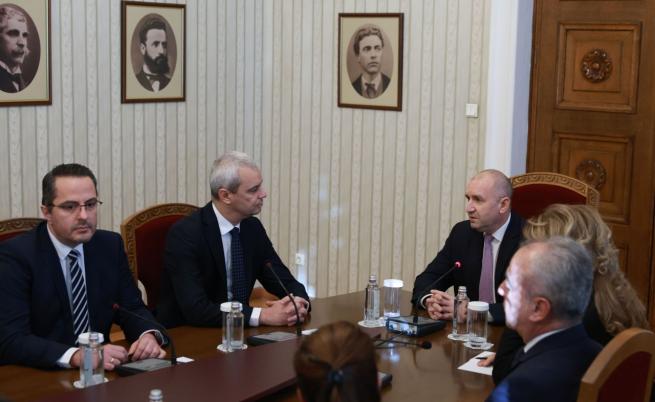 Президентът към „Възраждане“: Точно за вас няма нужда от специални увертюри