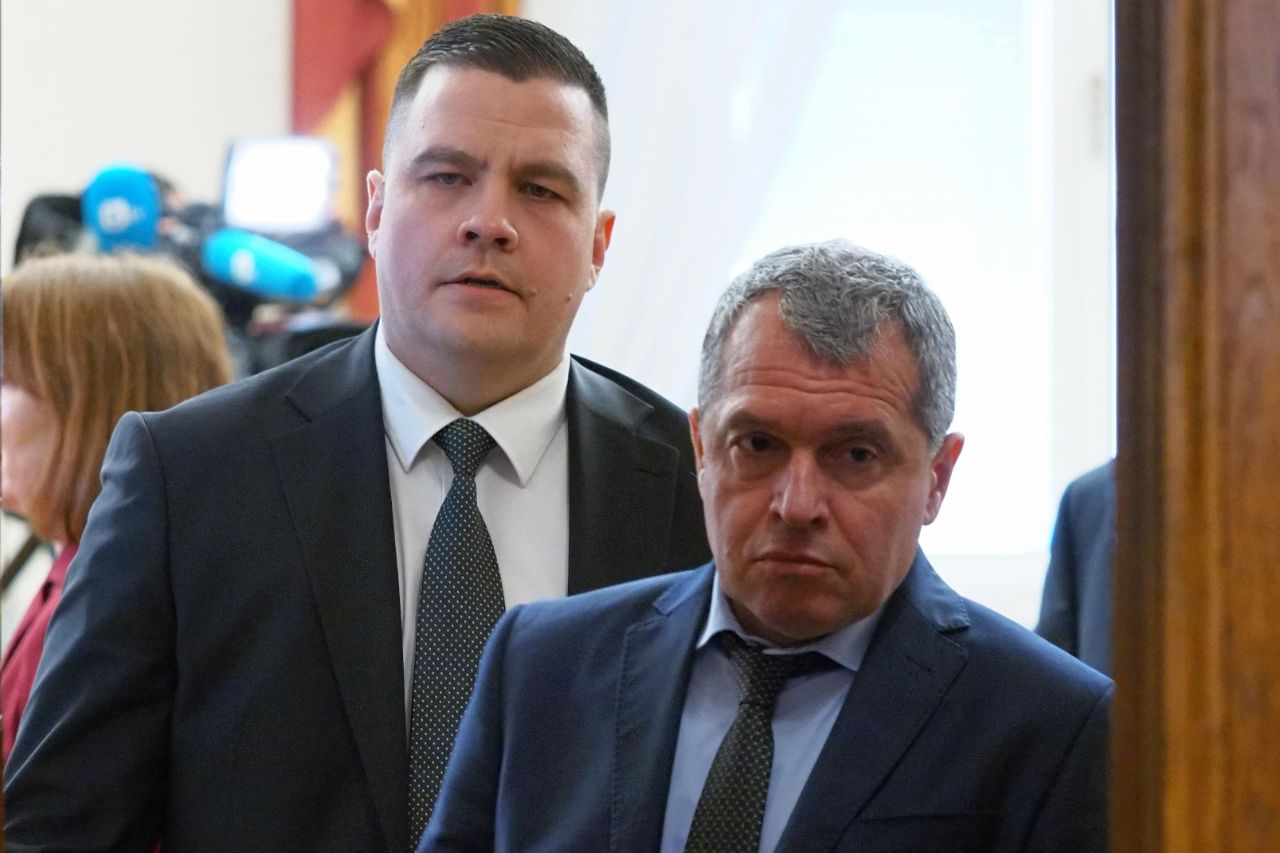 "Има такъв народ" на консултации при президента Радев.