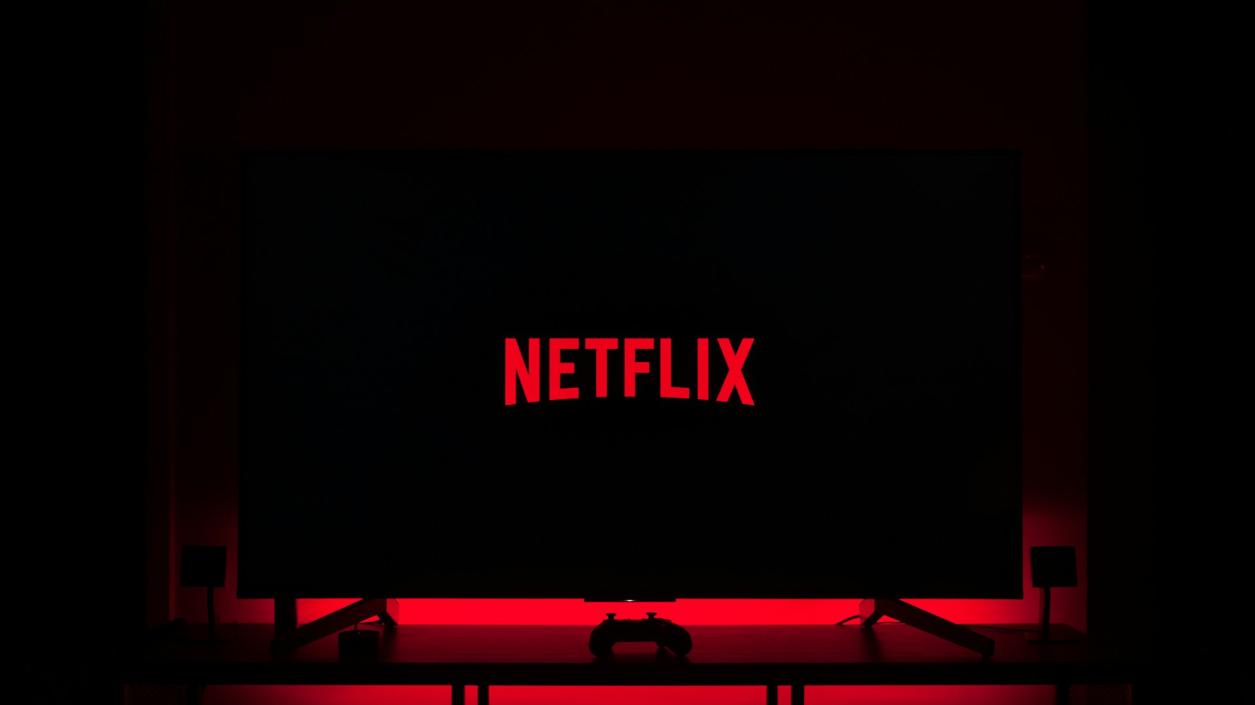 Netflix обещава да запази кинопремиерите при покупка на Warner Bros. Discovery