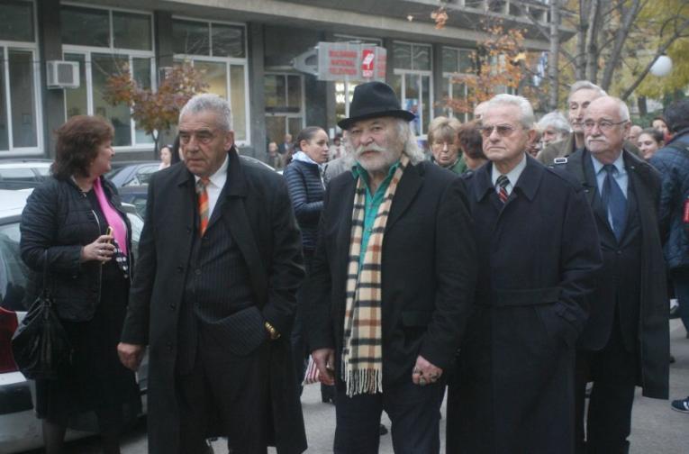 Следите на Боян Радев