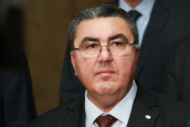 След консултациите АПС