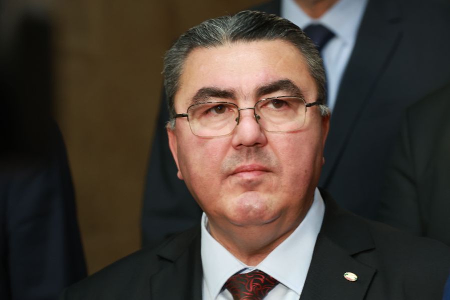 <p>След консултациите - АПС подкрепя машинния вот.</p>