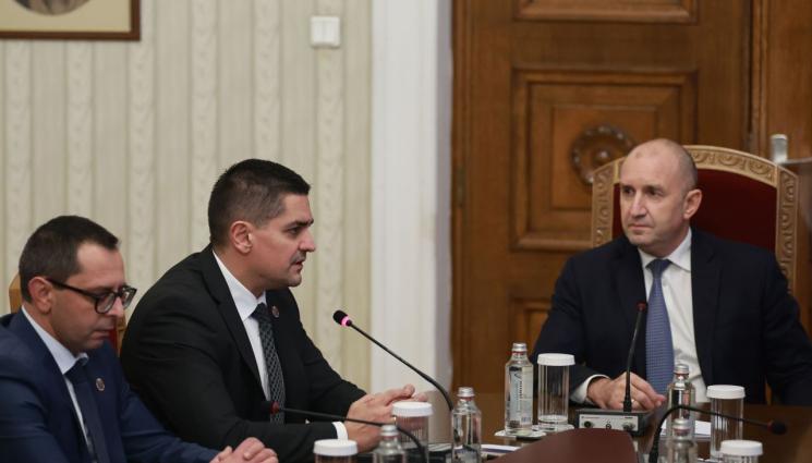 МЕЧ Румен Радев - КОНСУЛТАЦИИТЕ 4: Президентът на среща с представители на МЕЧ (ВИДЕО)