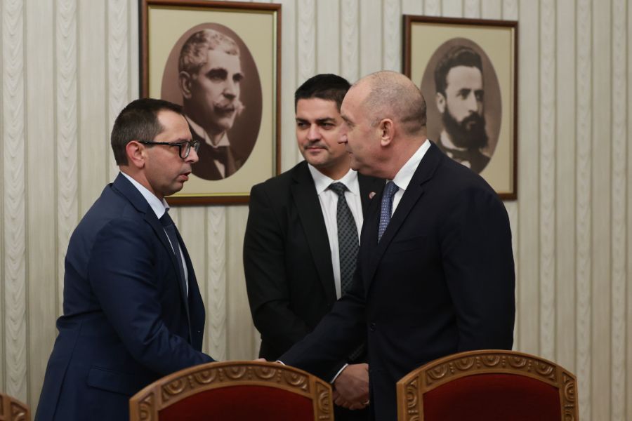 "Морал, единство, чест" на консултации при президента Румен Радев.