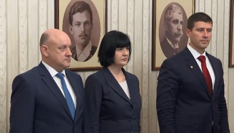 1 - КОНСУЛТАЦИИТЕ 5: Президентът се срещна с представители на „Величие“ (ВИДЕО)