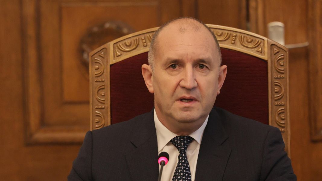 Последен кръг от консултации - "Величие" разговаря с президента Радев.