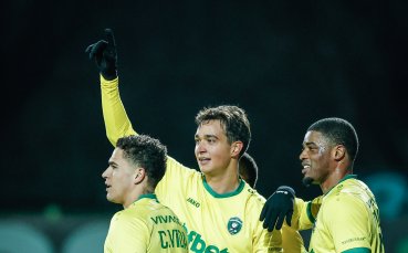 СНИМКИ: Битката между Берое и Лудогорец