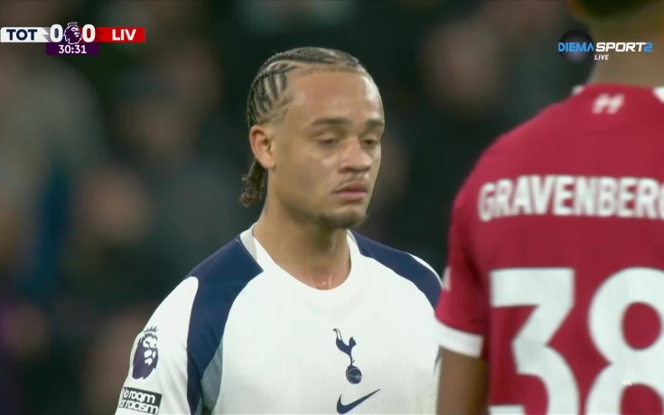 Чави Симонс остави Тотнъм с човек по-малко