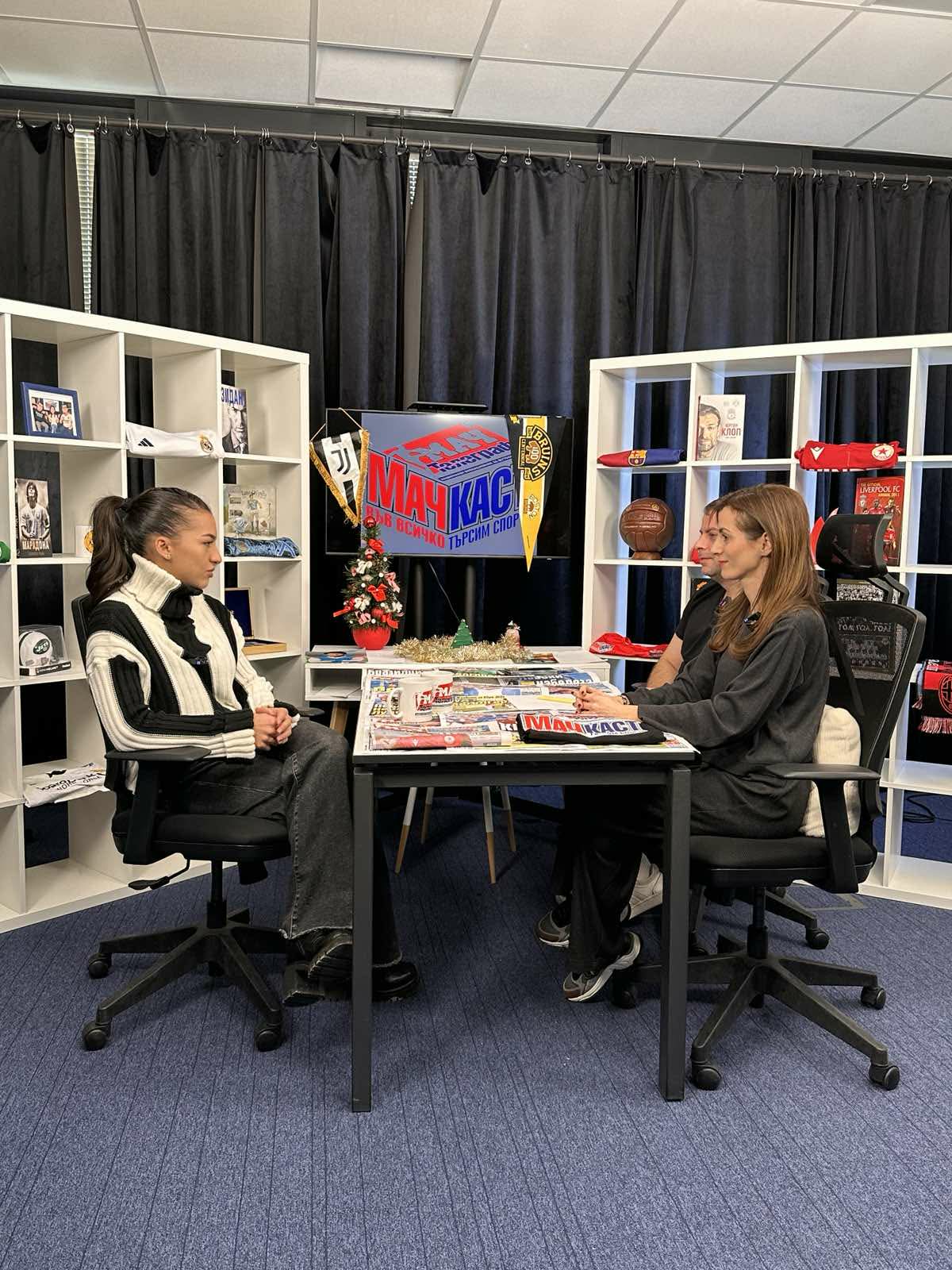 Симона Ръждавичка