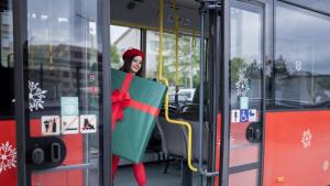 Безплатна атракционна автобусна линия Коледен автобус с ретро возила ще