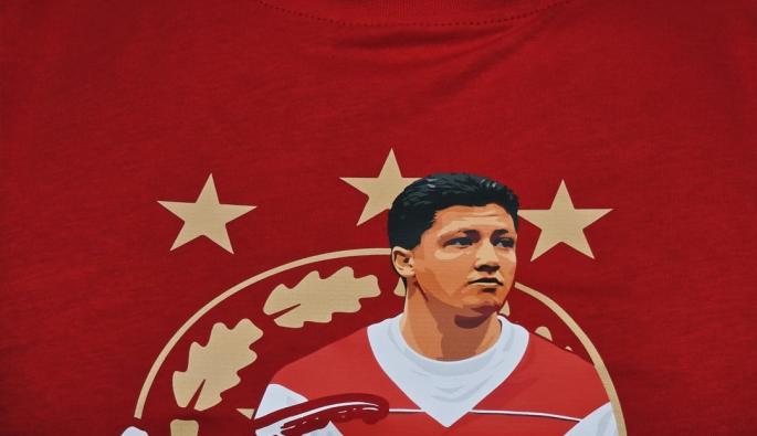 фланелки в подкрепа на Любо Пенев