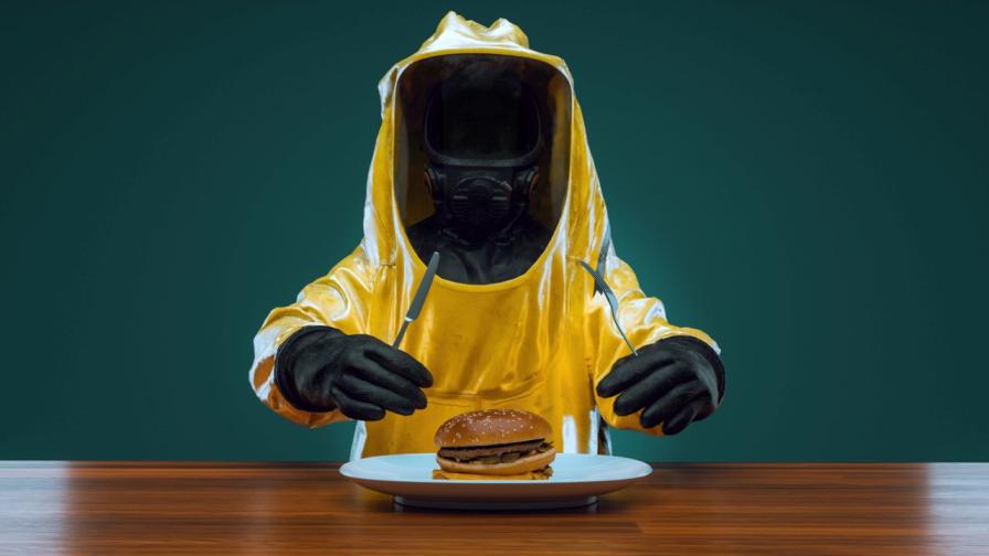 Експертите по безопасност на храните никога не ядат тези ястия в ресторанти