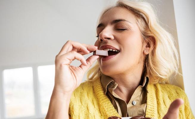 Защо винаги ни се яде шоколад и как да контролираме желанието