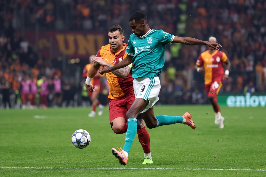 Александър Исак1