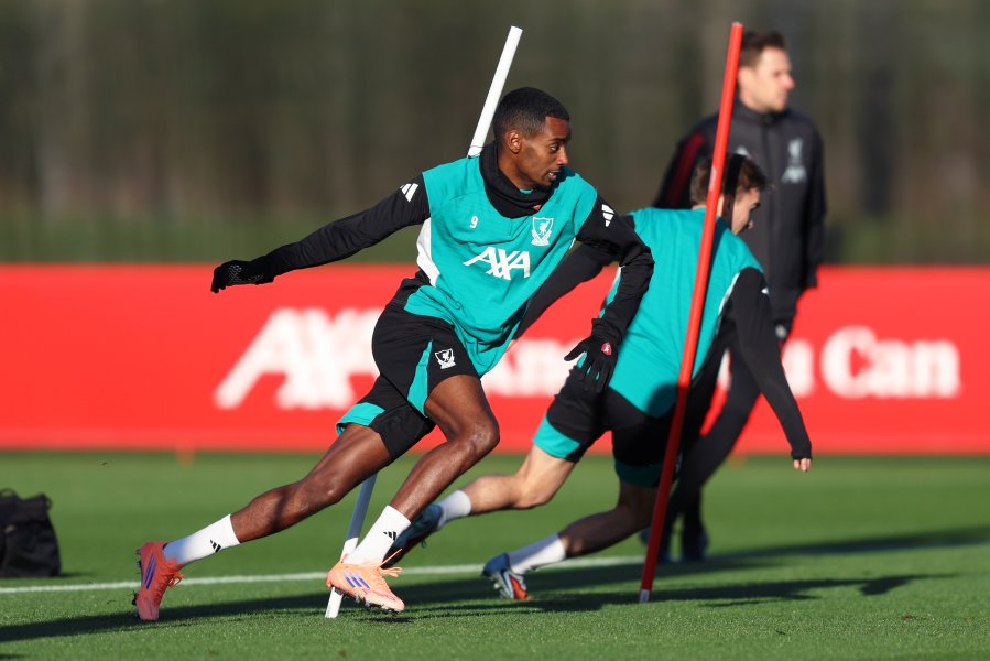 Александър Исак1