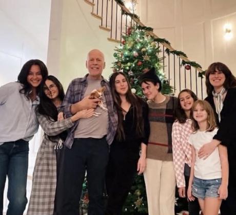 Ема Хеминг Уилис откровено разказва за това как празниците са