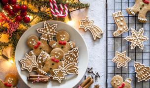 Тайната на идеално меките медени джинджифилови бисквитки – лесна празнична рецепта