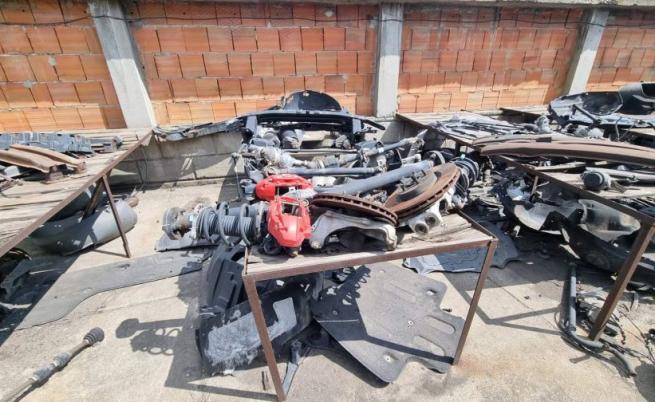 Разкриха две незаконни автоморги с коли, обявени за издирване в ЕС