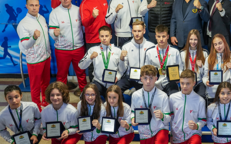 Министър Пешев награди призьорите от последните пет големи първенства по теакуондо