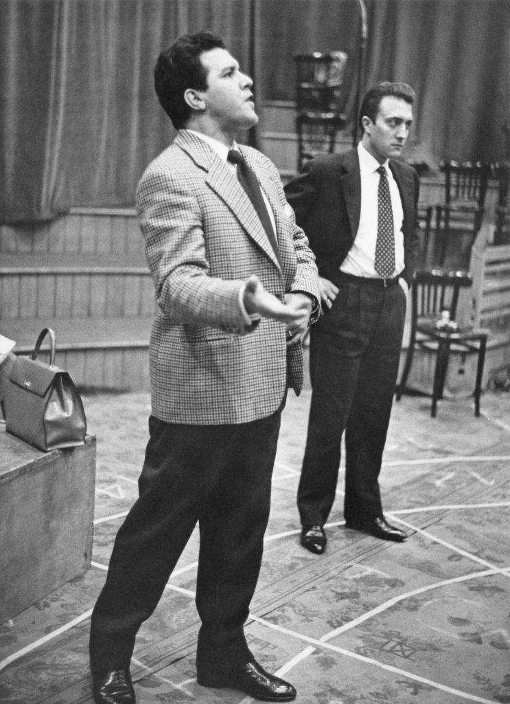 <strong>Луиджи Алва</strong> – перуанският оперен тенор, звезда на класическата сцена с международна кариера, почина на 98 г. на 15 май 2025 г.