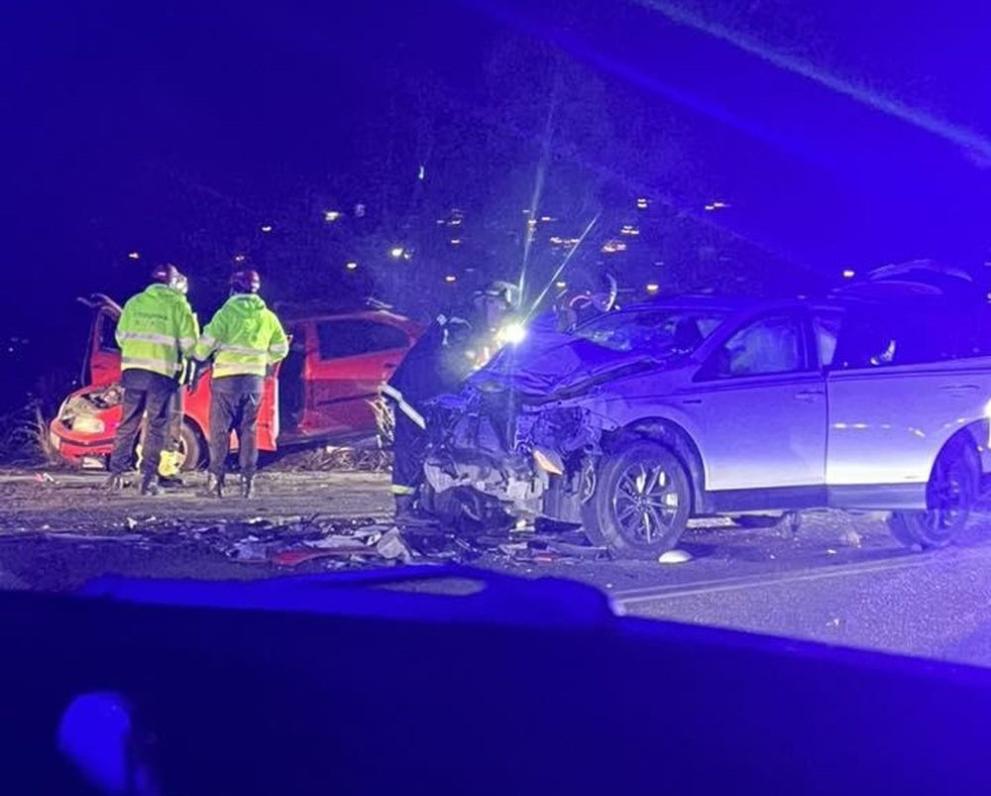 Тежка катастрофа затвори движението при софийското село Владая. Това стана