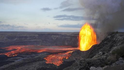 https://m.netinfo.bg/media/images/51240/51240994/512-288-vulkanyt-kilauea-vpechatli-sys-zrelishtni-ogneni-fontani-ot-lava.jpg