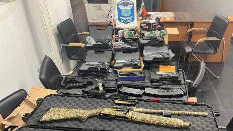 пушки пистолети и патрони