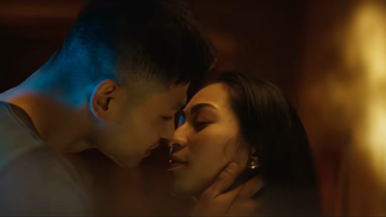 Слави и Ку-Ку Бенд  с коледен подарък - песента  