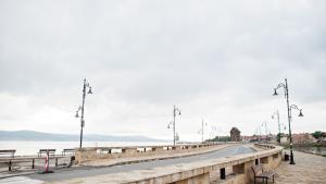 На фасадата на Общинския съвет в Несебър се появи надпис