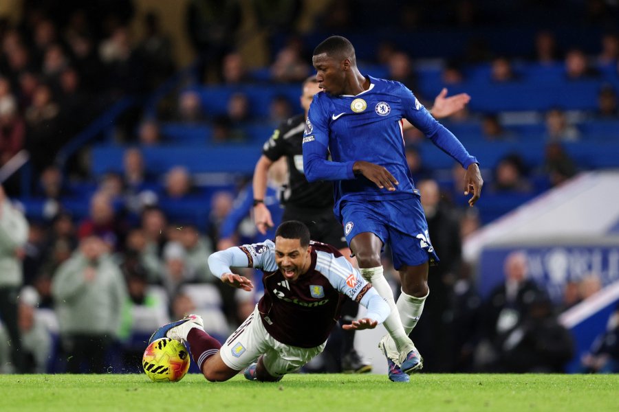 Челси Астън Вила1