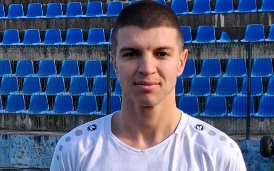 Септември Симитли се подсили със защитник