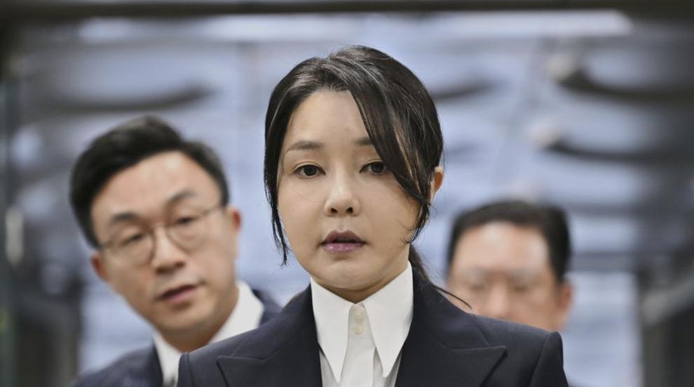 Южнокорейската първа дама: Подкупи с луксозни чанти и влияние в политиката