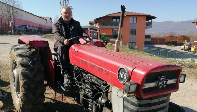 Иван Сабахлъков - Земеделецът Иван Сабахлъков е убеден, че печелят само търгашите и алчните