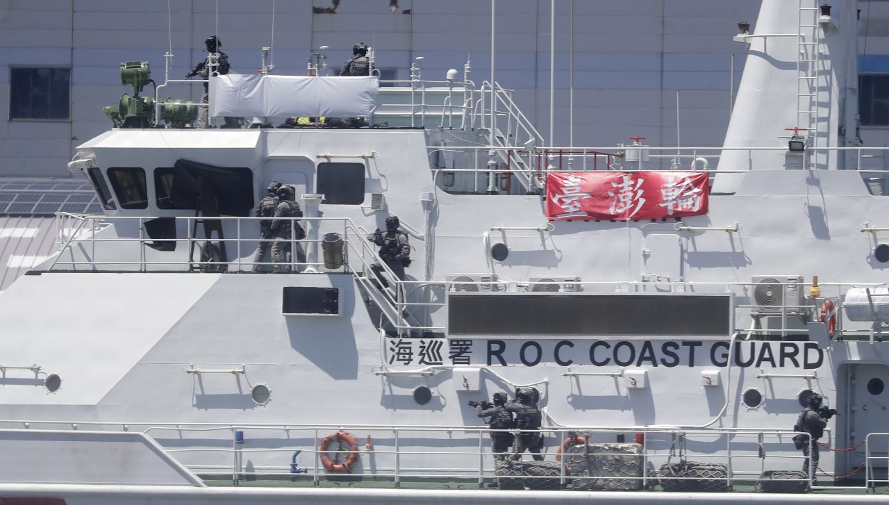 Китайските сили започнаха да се изтеглят от водите край Тайван