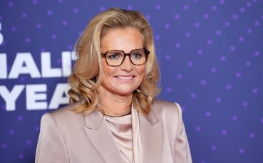 Огромно признание за селекционера на Англия в женския футбол, отличиха и пет състезателки