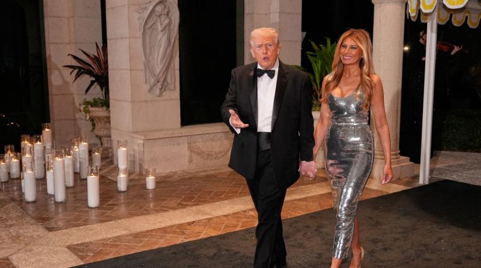 Новогодишното парти на Тръмп: Мелания заблестя, ето кои бяха гостите (СНИМКИ)