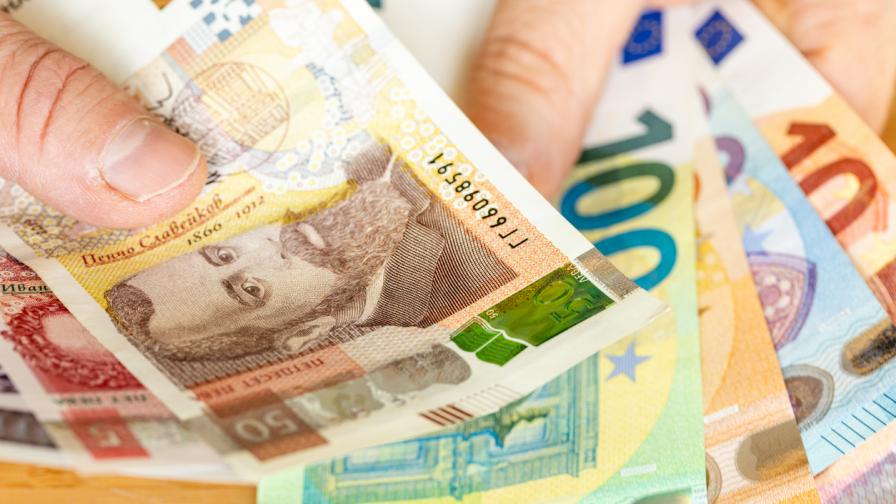 Какво се промени с еврото в магазините от днес