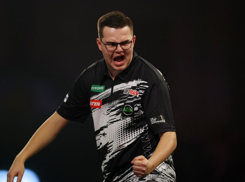 Люк Хъмфрис Джан Ван Веен1