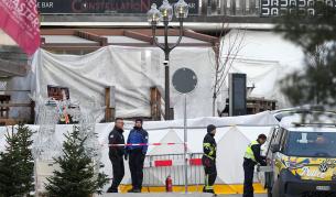 „Той седна с разпятието и огънят просто го заобиколи" - разказва оцеляла в Кран Монтана