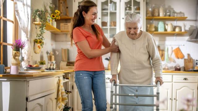 Проучване: Алтруизмът забавя стареенето на мозъка