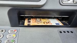 Българите посрещнаха първите 48 часа от членството на страната в