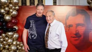 Любослав Пенев който продължава да се бори с онкологично заболяване