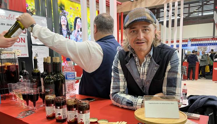 Биопроизводители - Биопроизводителите хукнаха към Шанхай (ВИДЕО)