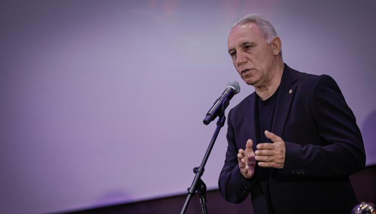 Христо Стоичков - Стоичков става акционер в елитен клуб