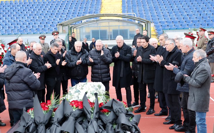 Погребват Димитър Пенев днес