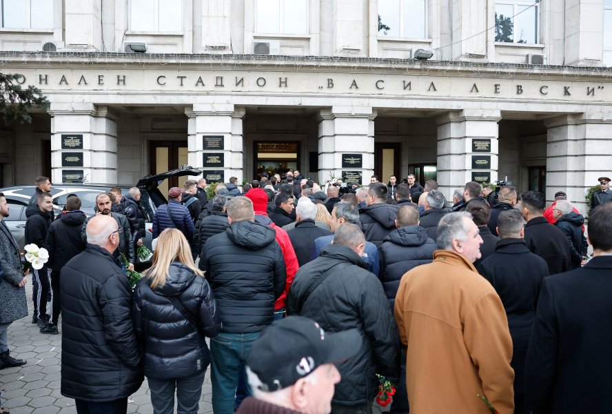 Поклонение пред Димитър Пенев1