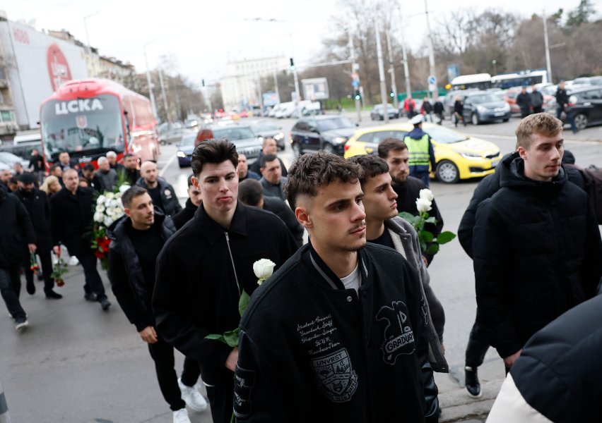 Поклонение пред Димитър Пенев1