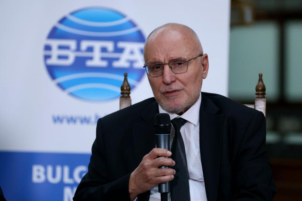 Приемането на еврото не е резултат на рязък завой, а