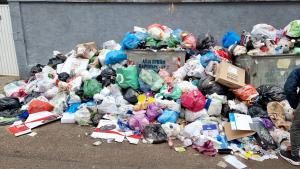 Напрежението около кризата с боклука в няколко столични райони се